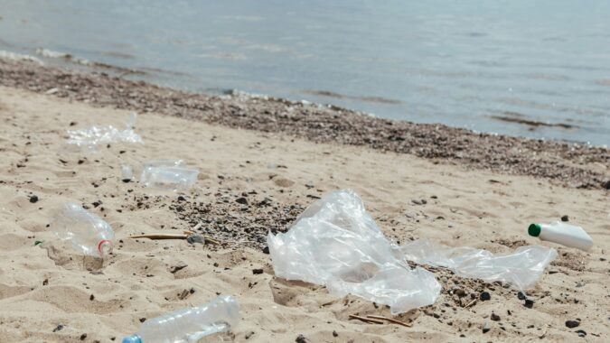 beach littering